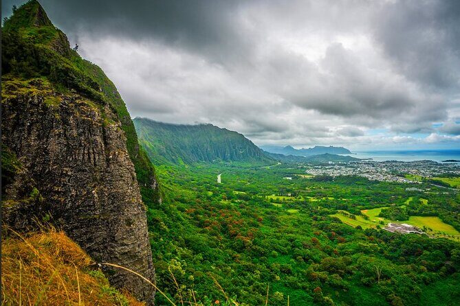 Scenic half day Circle Island tour - Makapu’u Beach: East Coast Panoramas and Winter Whales