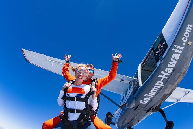 Tandem Skydiving with GoJump in Hawaii - Why the 14,000-foot North Shore jump feels different