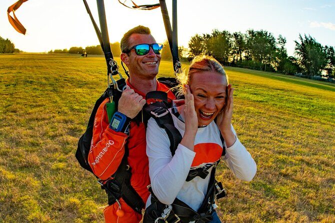 Tandem Skydiving with GoJump in Hawaii - The moment of freefall: weightless sensation over Oahu