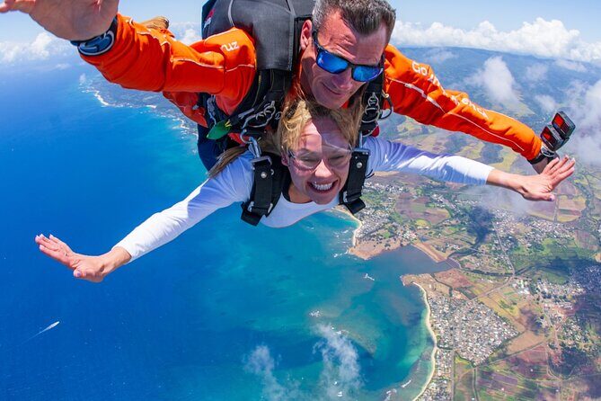 Tandem Skydiving with GoJump in Hawaii - Photo and video packages: what’s worth it and how to avoid frustration