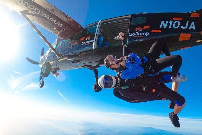 Tandem Skydiving with GoJump in Hawaii - Check-in, gear, and meeting your tandem instructor