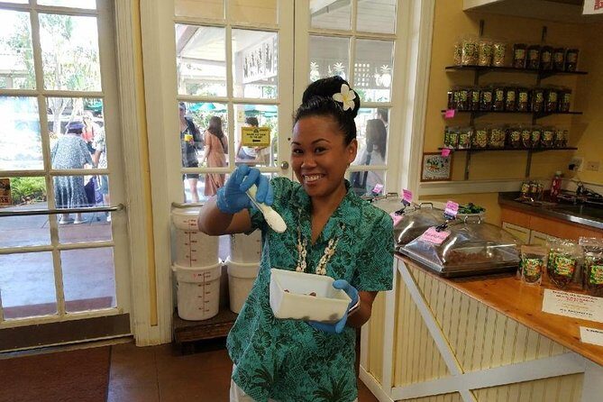 Ultimate Grand Oahu Circle Island Tour with Snorkeling and More - Waimanalo breaks and restroom stops: why the small stops matter