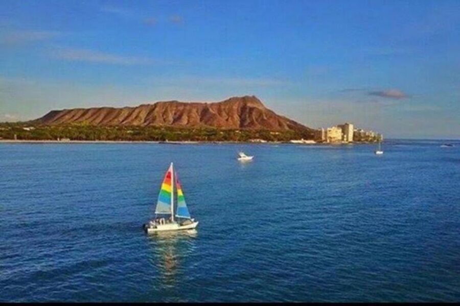 Waikiki Beach: Turtle Snorkeling and Sailing on Hāwea - Snorkeling at the Turtle Cleaning Station