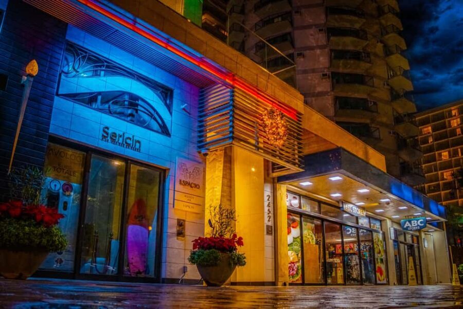 Waikiki Ghosts Boos and Booze Haunted Pub Crawl - The Ghost Stories: How They Turn a Bar Walk Into a Show