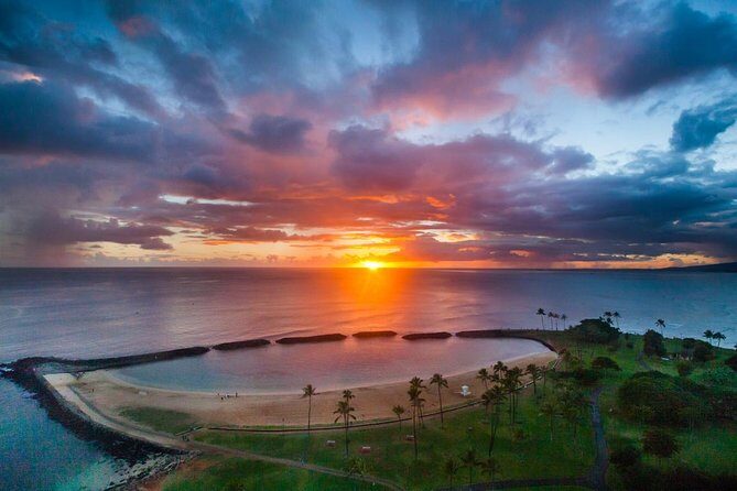 Waikiki Sunset - 50 Min Helicopter Tour - Doors Off or On - Golden skies over Honolulu: why this sunset flight feels special