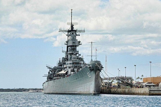 WWII Pearl Harbor Heroes Deluxe Tour - USS Bowfin submarine: a quieter kind of war